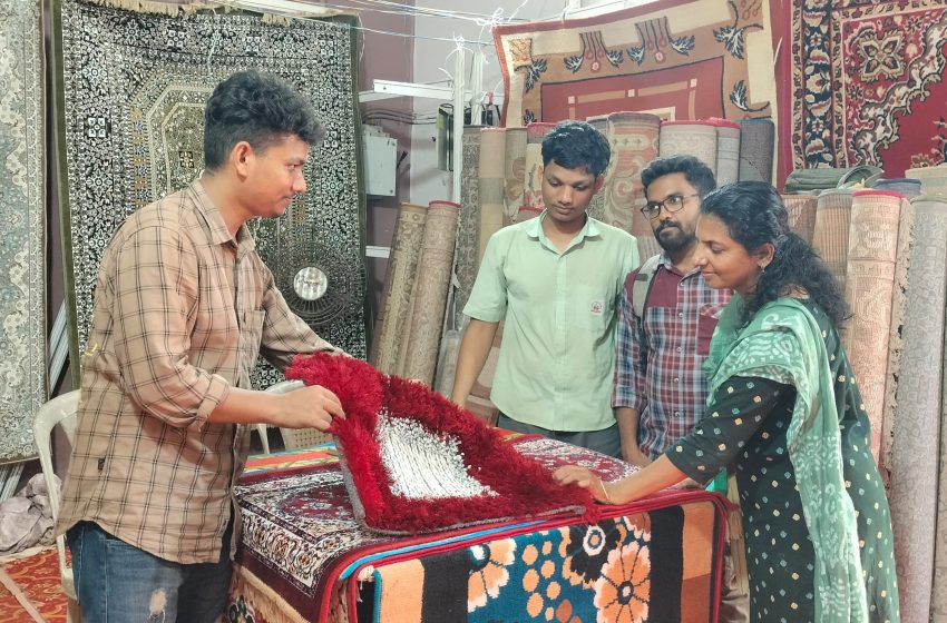  പാരമ്പരിക് സിൽക്ക്, കോട്ടൺ ആൻഡ് ജുവല്ലറി ഓണം സ്പെഷ്യൽ എക്സിബിഷൻ ആരംഭിച്ചു