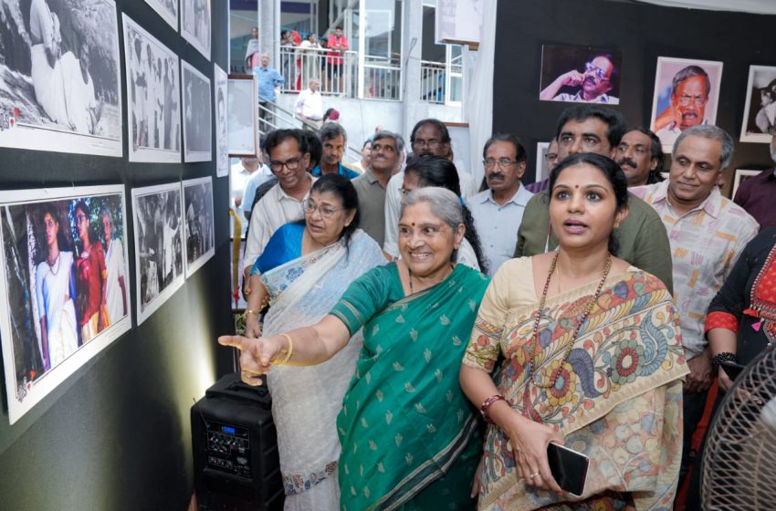  മേഖല രാജ്യാന്തര ചലച്ചിത്രോത്സവം – എം ടി തെളിഞ്ഞു; ചിത്രങ്ങളിലും മനസ്സിലും കാലം’: മായാചിത്രങ്ങള്‍ ഫോട്ടോ പ്രദർശനത്തിന് തുടക്കം