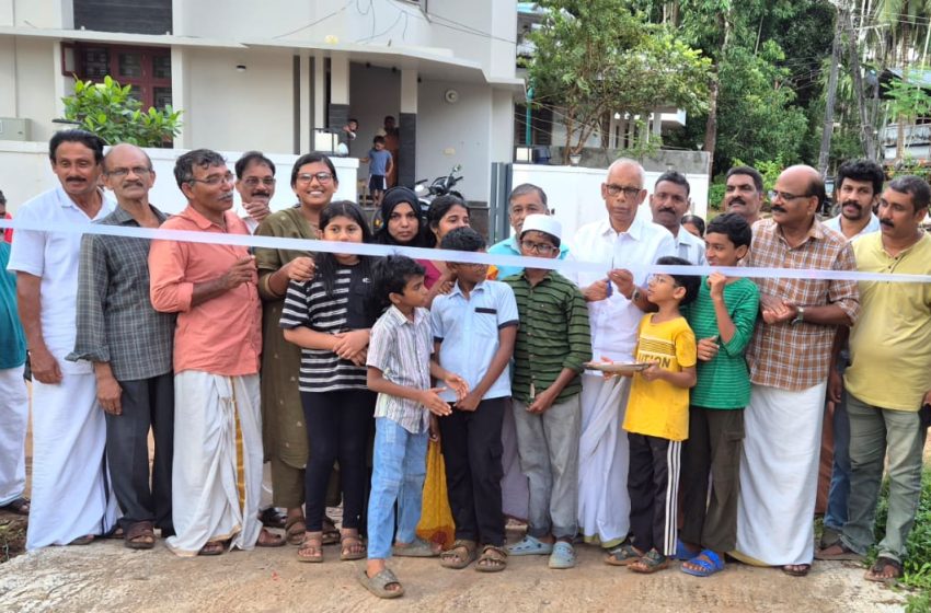  പള്ളിക്കടവ് മൂലക്കോട് റോഡ് ഉദ്ഘാടനം ചെയ്തു