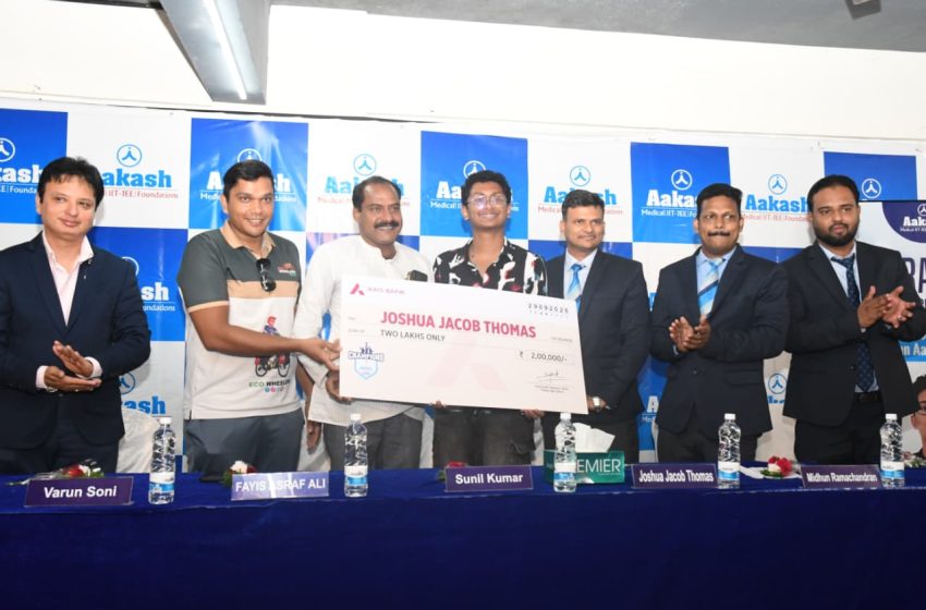  കീം റാങ്ക് ജേതാവ് ജോഷ്വ ജേക്കബ് തോമസിനെ അനുമോദിച്ചു