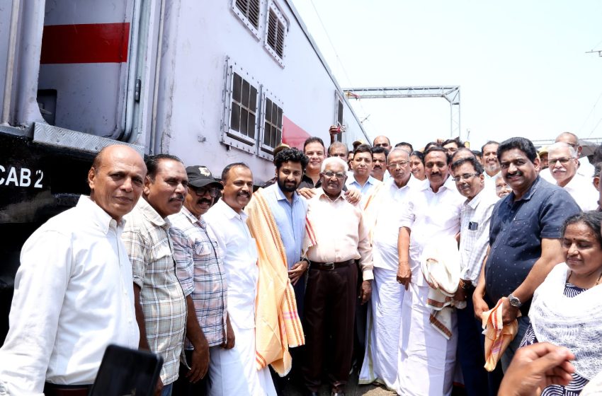  കാലിക്കറ്റ് ചേംബർ ട്രെയിനിന് സ്വീകരണം നൽകി