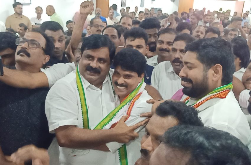  ആവേശം ഒഴുകി ; മന്ത്രി ടി സിദ്ദിഖിന് കോഴിക്കോട് സ്വീകരണം
