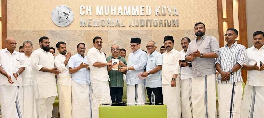  നവാസ് പൂനൂരിന്റെ മൂന്ന് ജീവചരിത്രപുസ്തകങ്ങൾ പ്രകാശനം ചെയ്തു